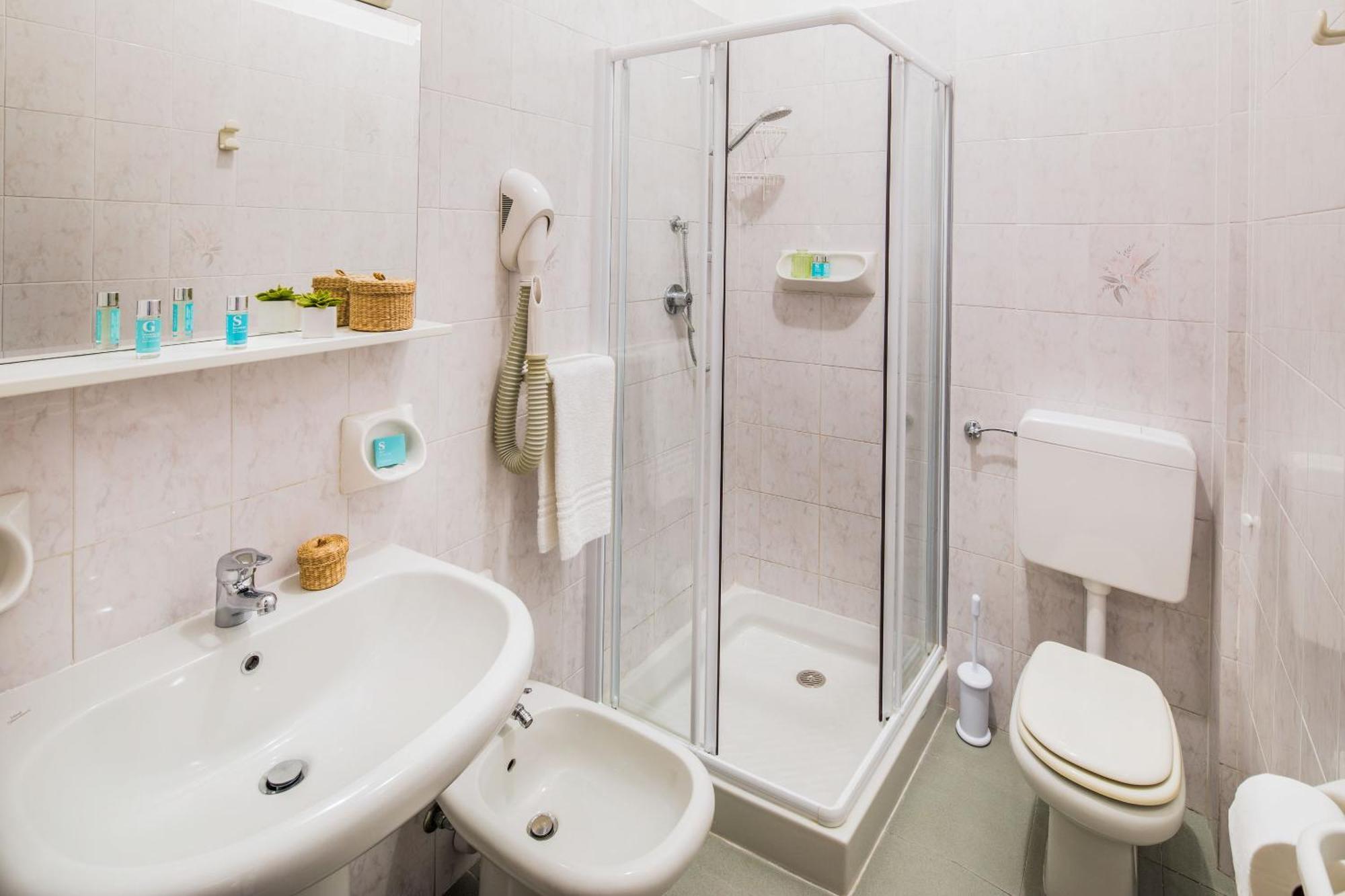 Hotel Tritone 라이구에글리아 외부 사진