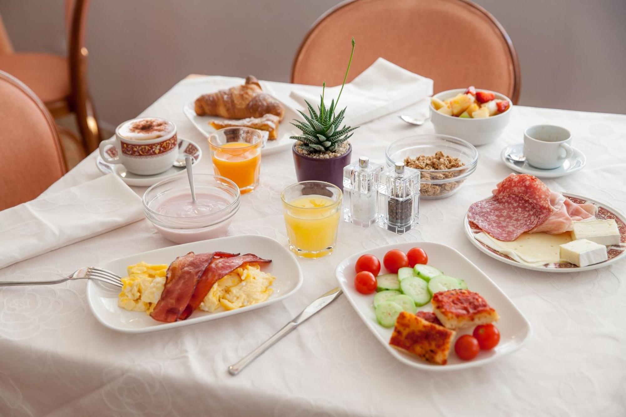 Hotel Tritone 라이구에글리아 외부 사진