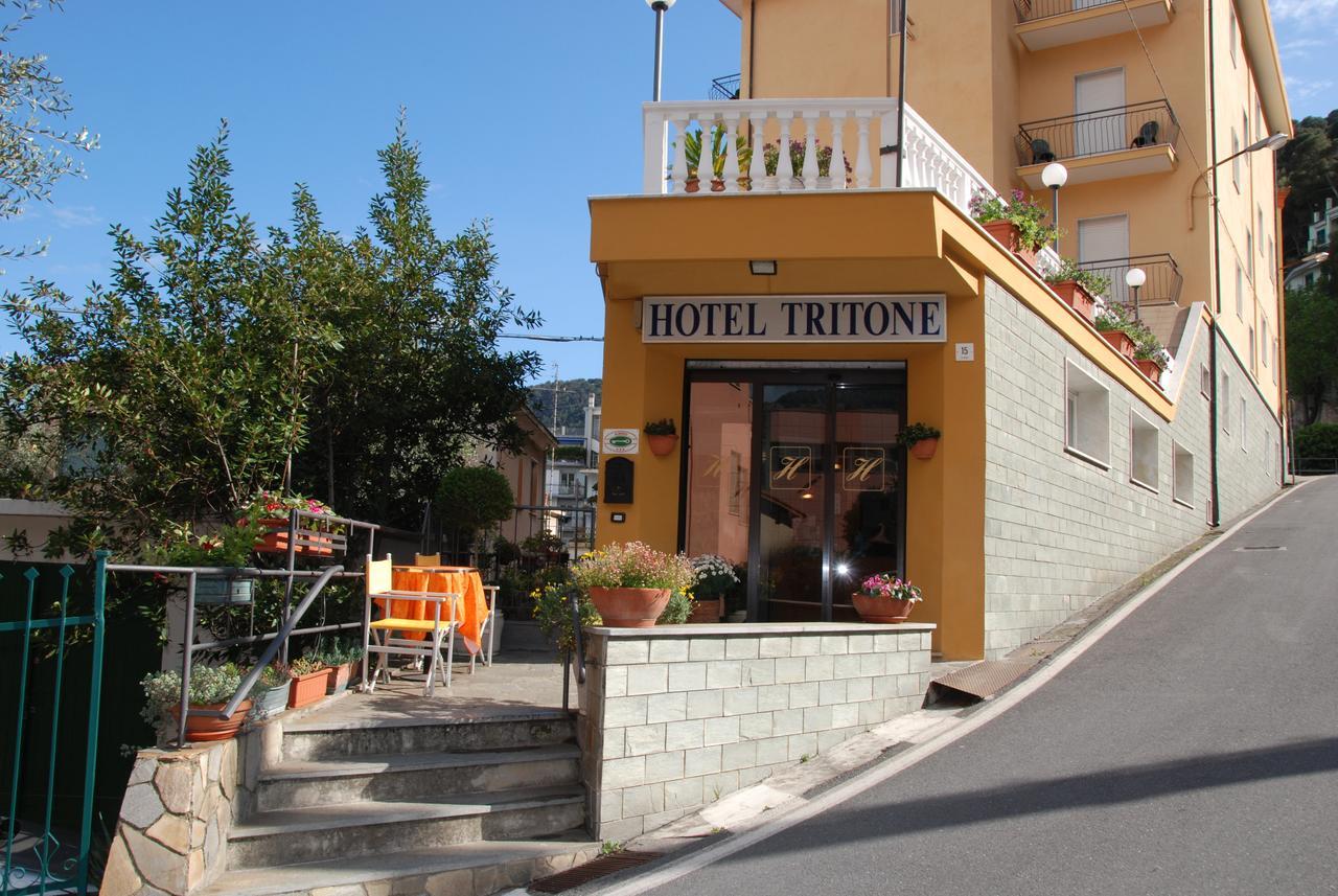 Hotel Tritone 라이구에글리아 외부 사진